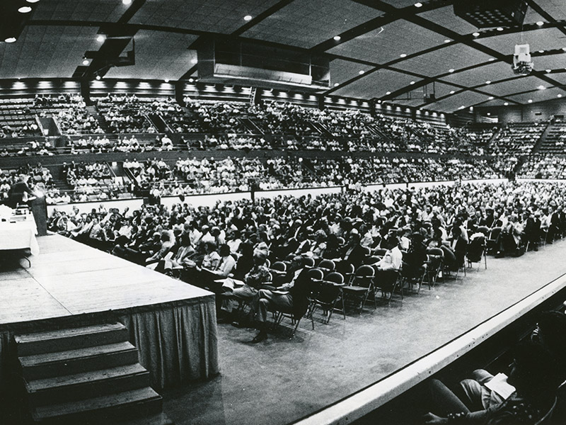 1975_strikeMeeting_800x600