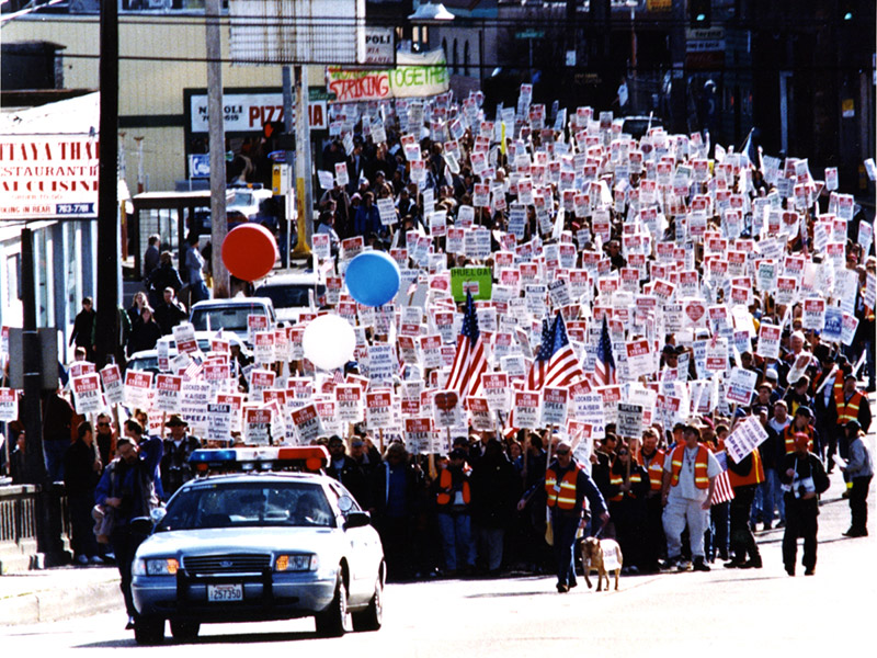 Striking workers from SPEEA outside Boeing in 2000